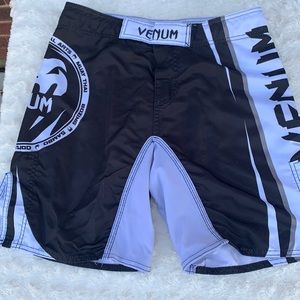 Venum MENS fight shorts black/white S 31/32 small